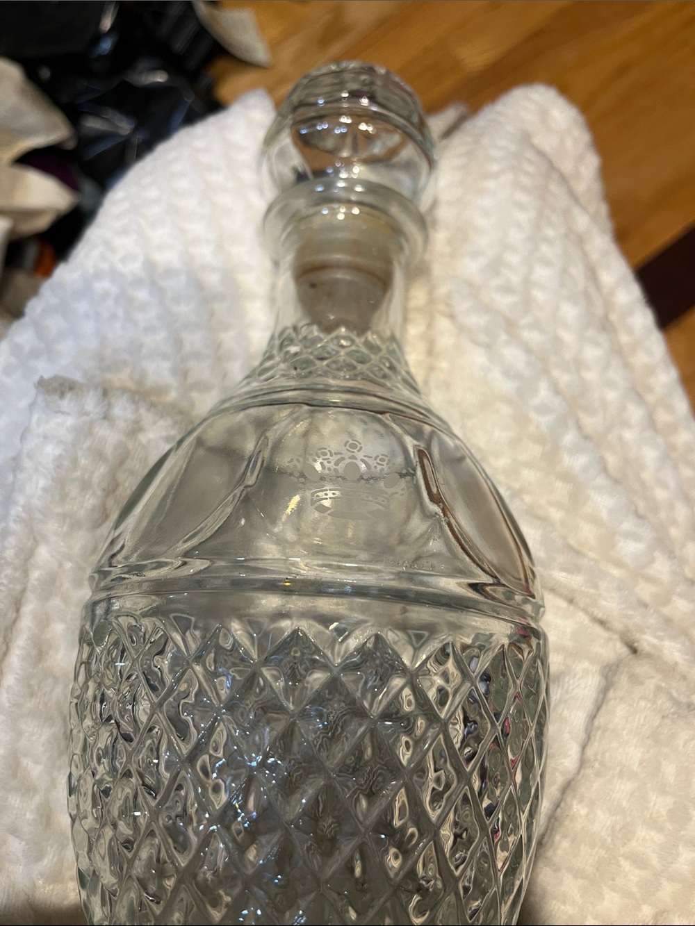 Cut Crystal Glass Decanter with Stopper - Clear